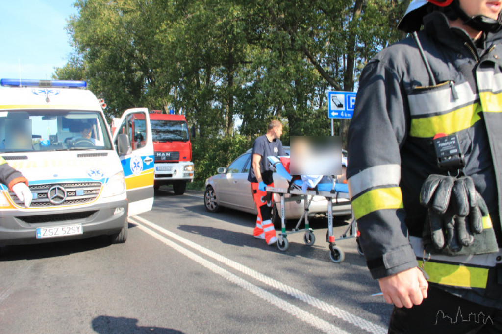 Wypadek na DK11 koło Turowa