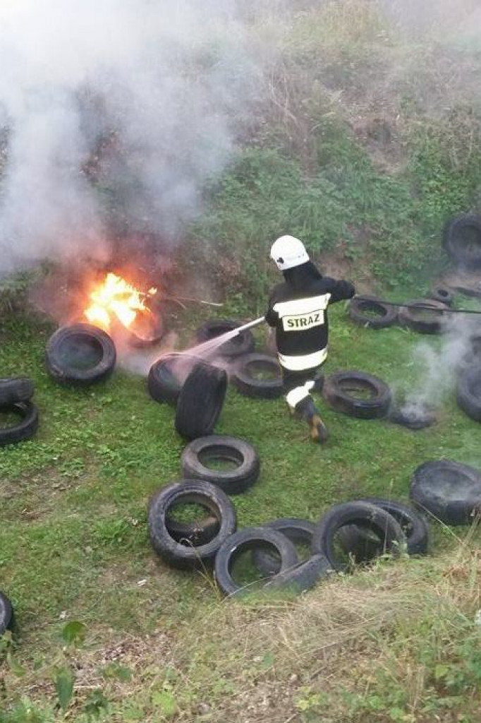 Pożar opon w Starym Chwalimiu