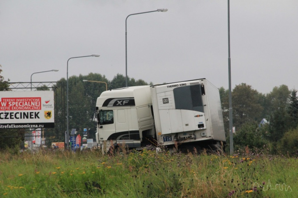 TIR wypadł z drogi