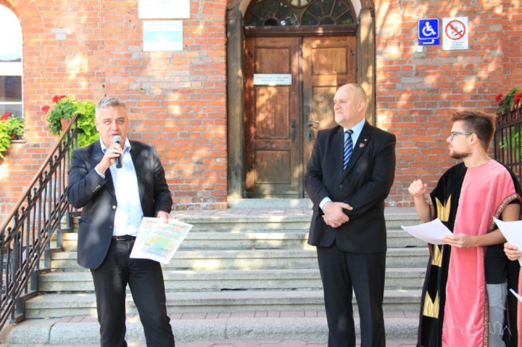 Święto I LO. Elżbietanki na ulicach