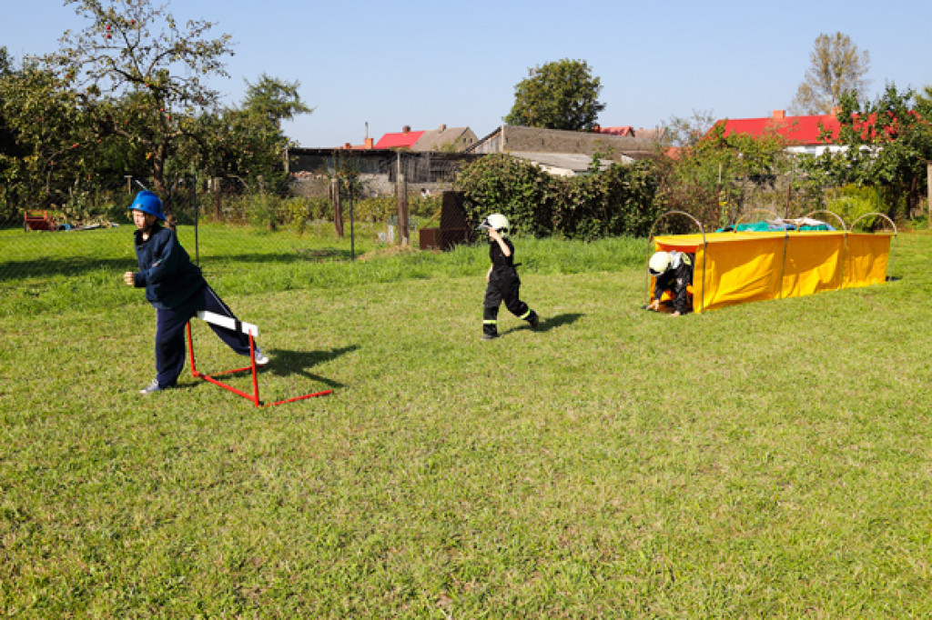 Ćwiczenia młodzieżowych drużyn OSP Łubowo i OSP Lotyń / fot. Magdalena Haas