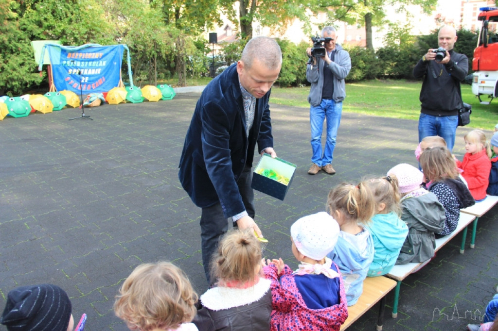 Odblaski rozdane - przedszkolaki bezpieczniejsze