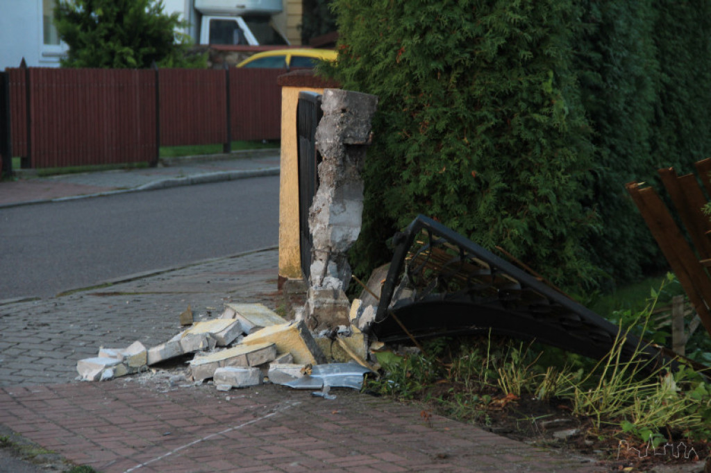 Po pijaku wjechał w płot