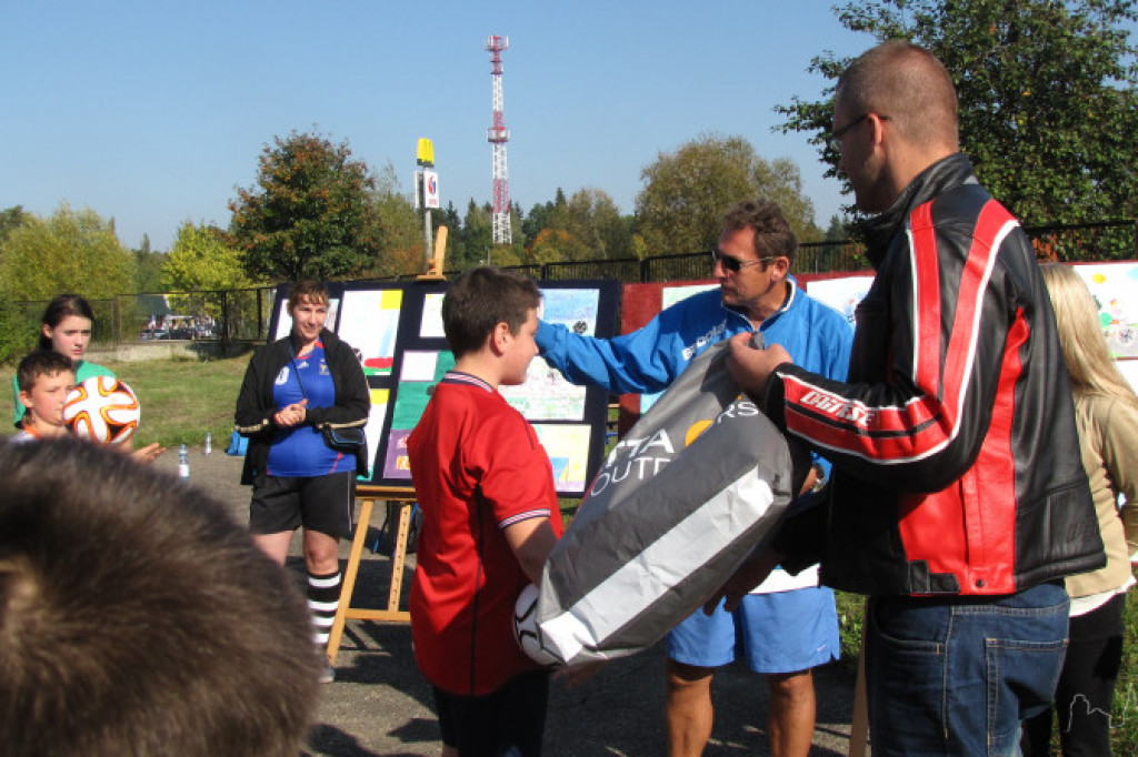 Uczniowie SP6 z rodzicami aktywnie spędzają wolny czas