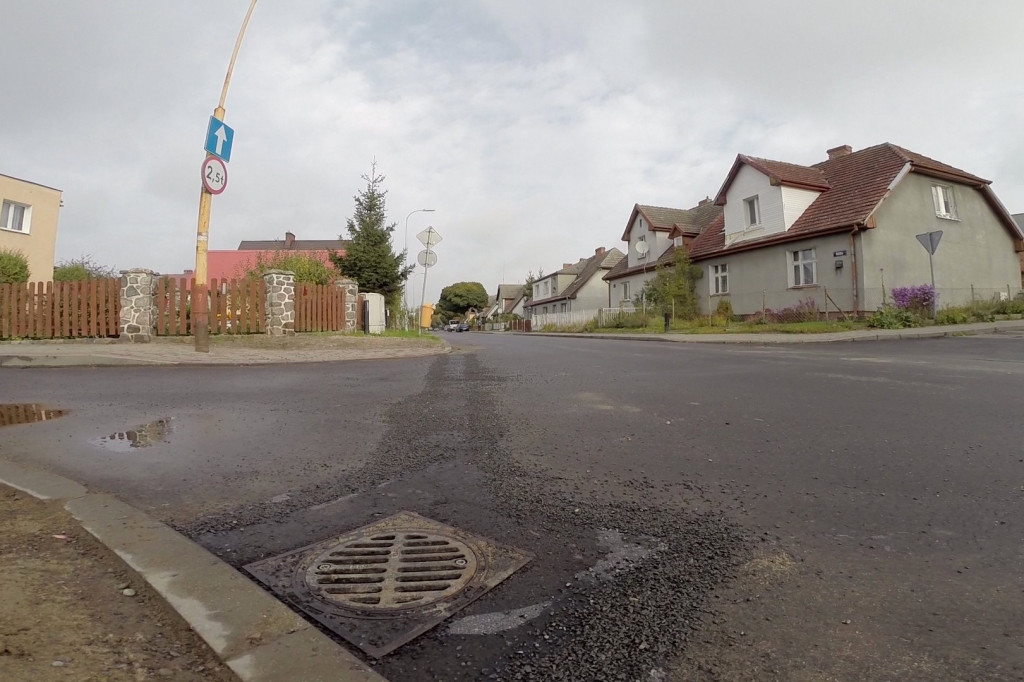 Nowy asfalt i już rozkuli