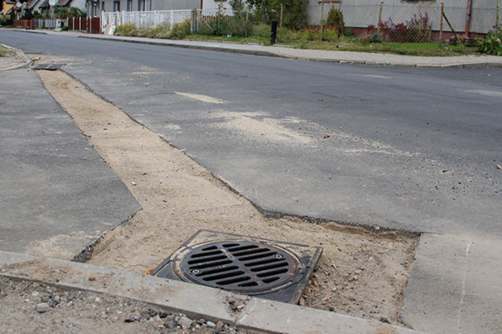 Nowy asfalt i już rozkuli