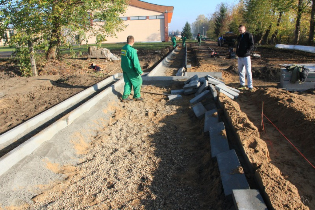 Bieżnia jeszcze nie skończona a już zdemolowana