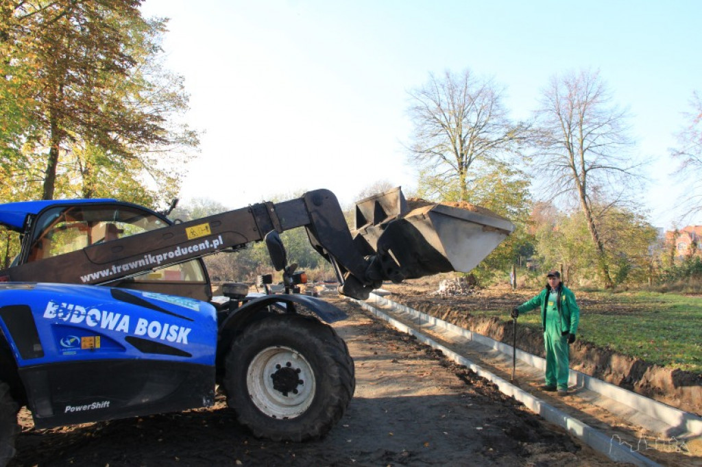 Bieżnia jeszcze nie skończona a już zdemolowana