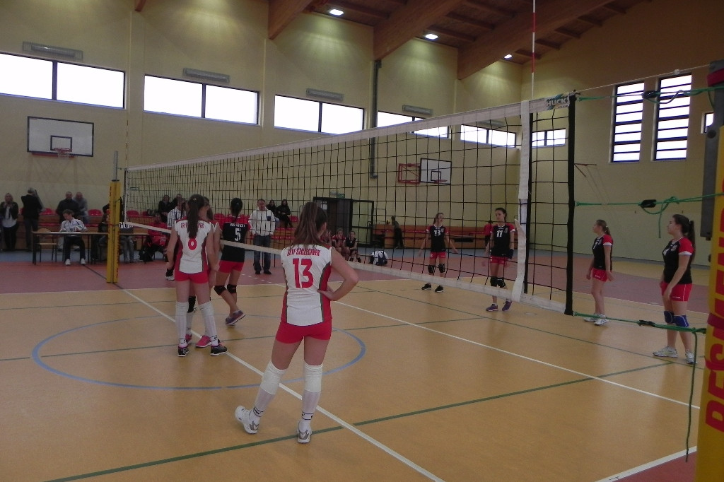 Młodziczki i kadetki Gryfa na start