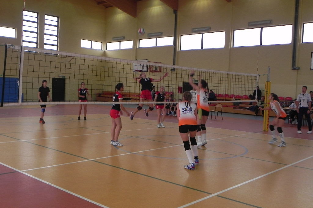 Młodziczki i kadetki Gryfa na start