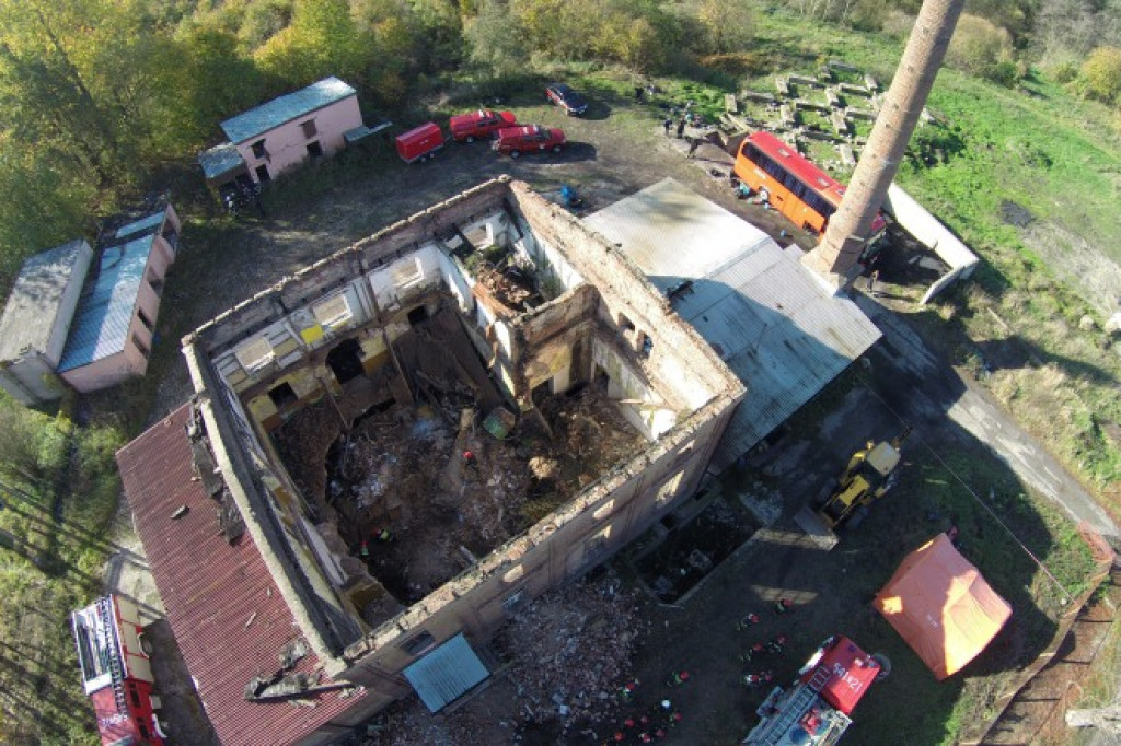 Zawalona gorzelnia w Grabiążu