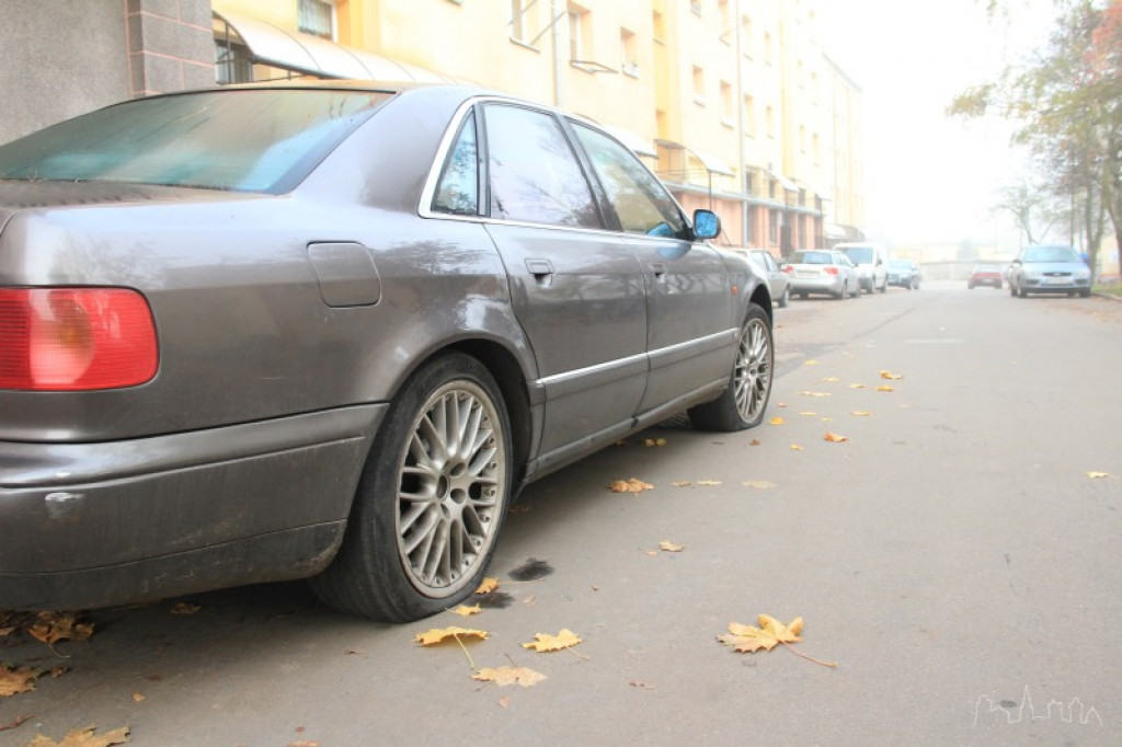 Nocne działania wandali! Kilkadziesiąt przebitych opon