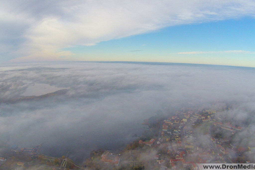 Dzień w dolinie mgieł... lot nad Szczecinkiem