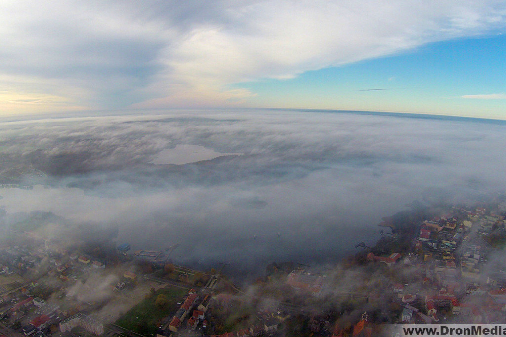 Dzień w dolinie mgieł... lot nad Szczecinkiem