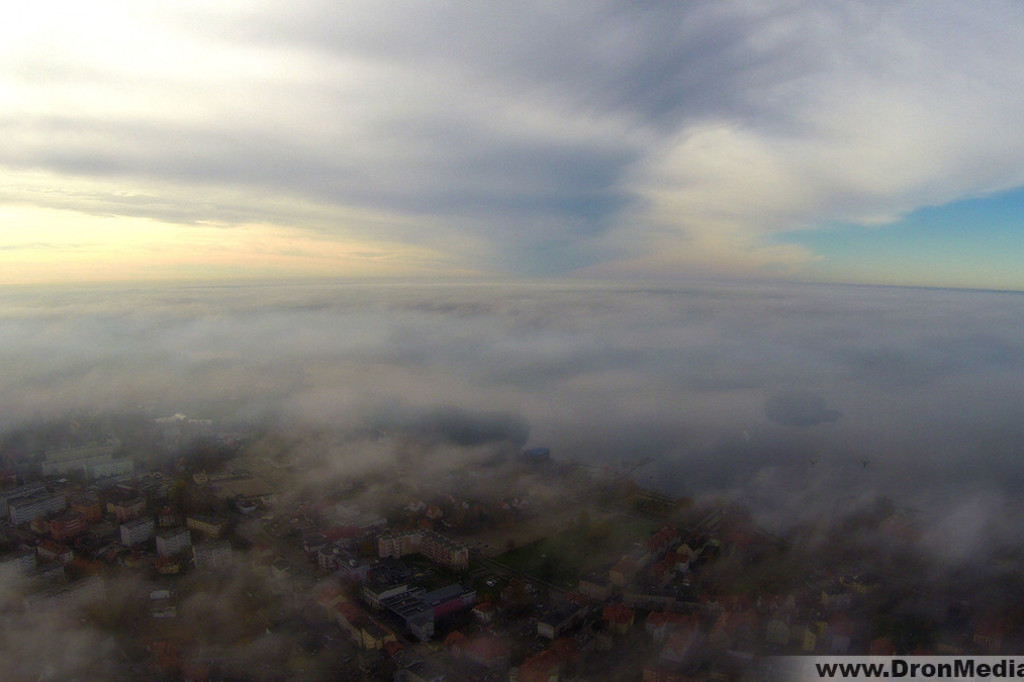 Dzień w dolinie mgieł... lot nad Szczecinkiem