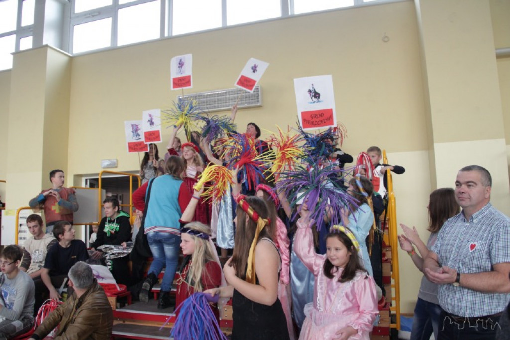 Rycerze i łucznicy w Turowie [wideo]