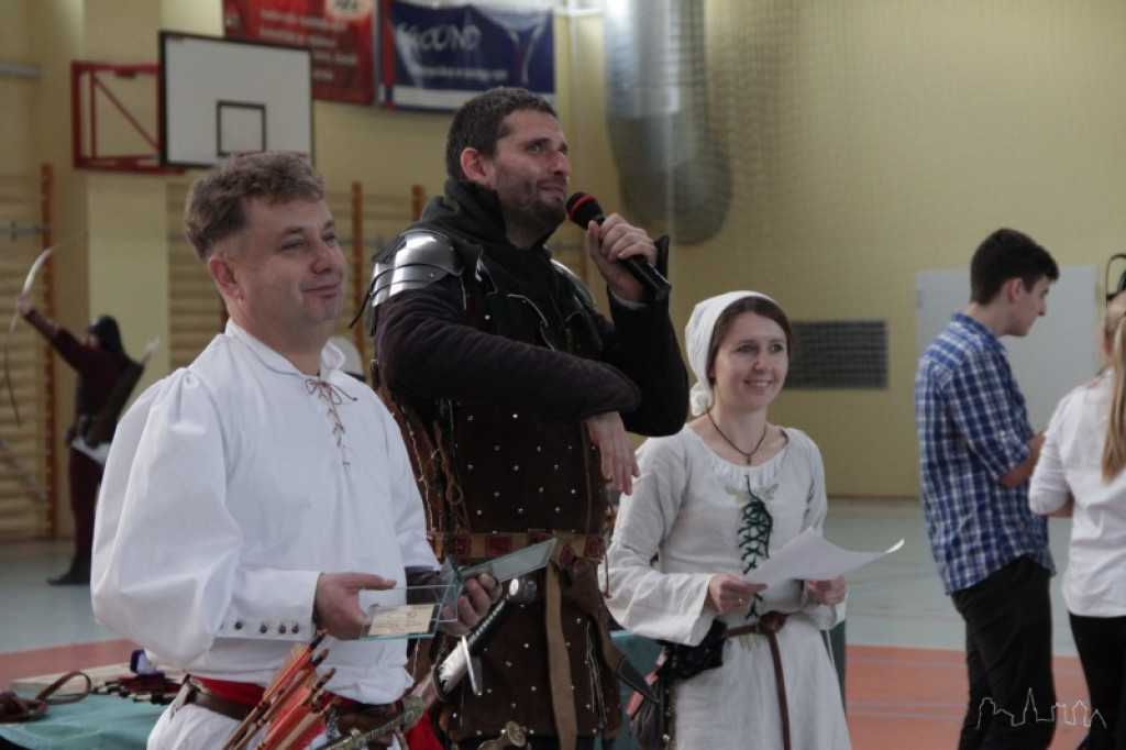 Rycerze i łucznicy w Turowie [wideo]
