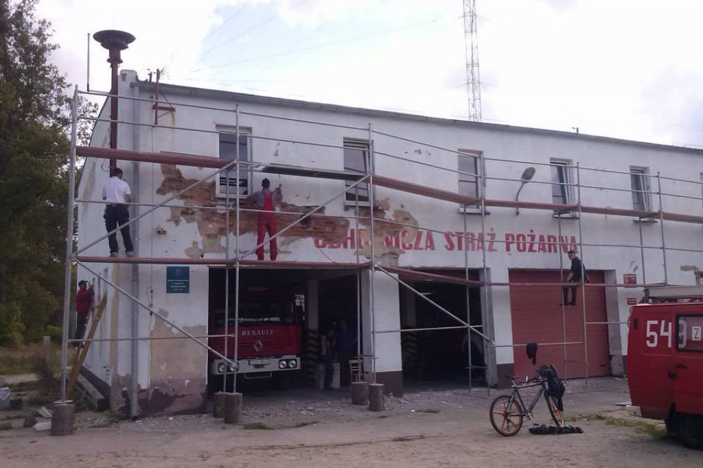 Strażacy z Grzmiącej mają nowy wóz i wyremontowaną strażnicę