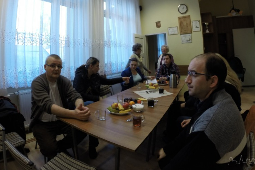 Organizacje pozarządowe walczą o kontrakt na badania rezonansowe