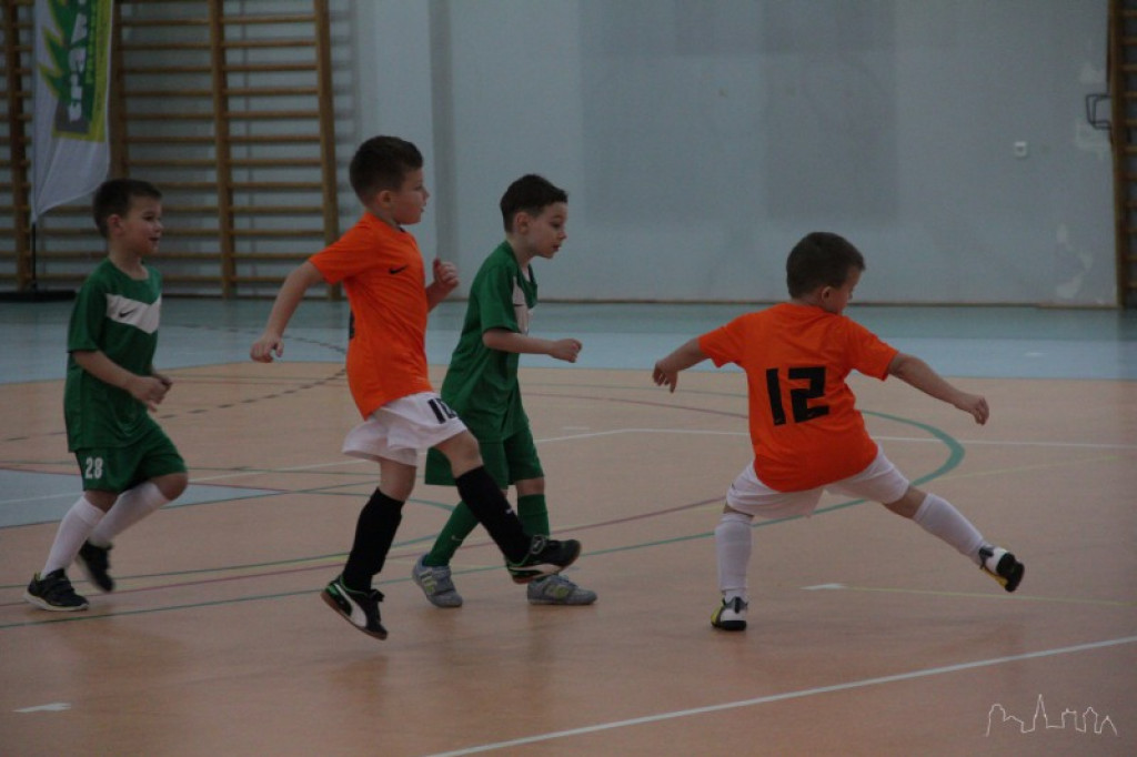 Młodzi piłkarze rozegrali turnieje mikołajkowe