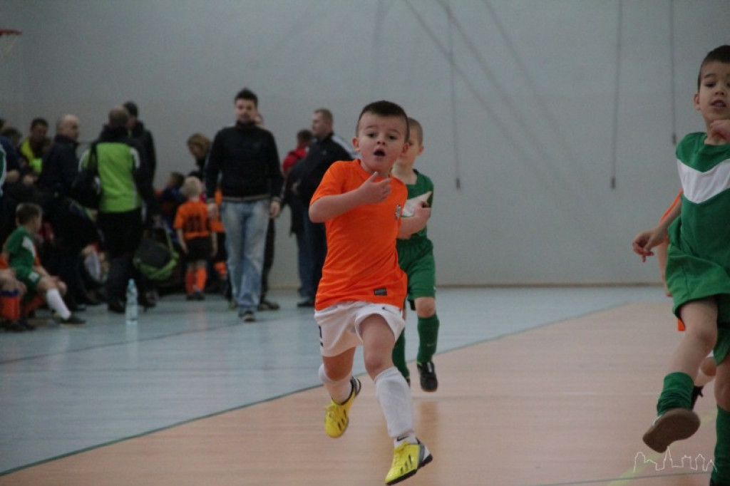 Młodzi piłkarze rozegrali turnieje mikołajkowe