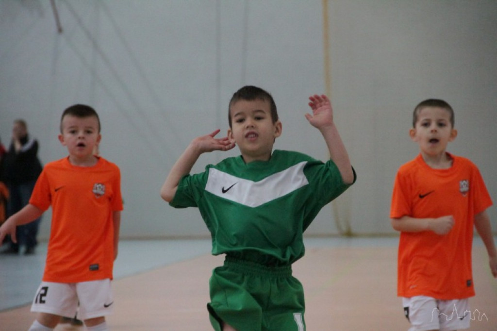 Młodzi piłkarze rozegrali turnieje mikołajkowe