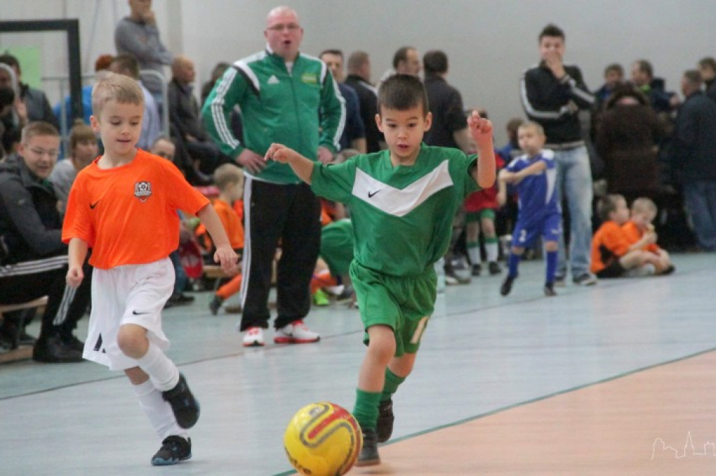 Młodzi piłkarze rozegrali turnieje mikołajkowe