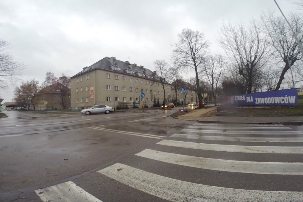 Kolizja dwóch aut na Słowiańskiej