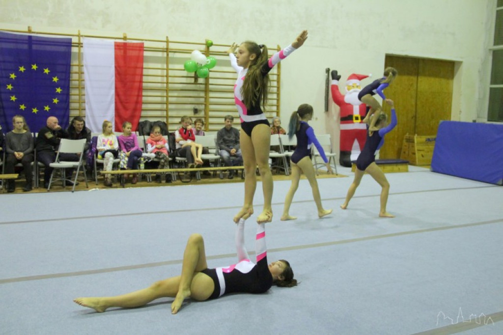Mikołajkowy Turniej w Akrobatyce Sportowej i Fitness Gimnastycznym