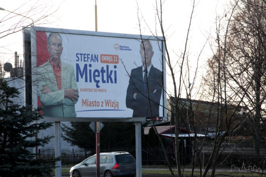 Czas minął! Kto posprząta wyborcze banery?