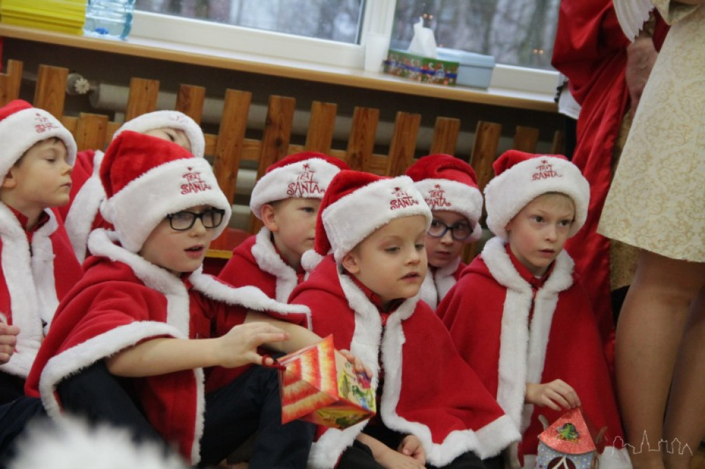 Rodzice wystawili ?Opowieść wigilijną?