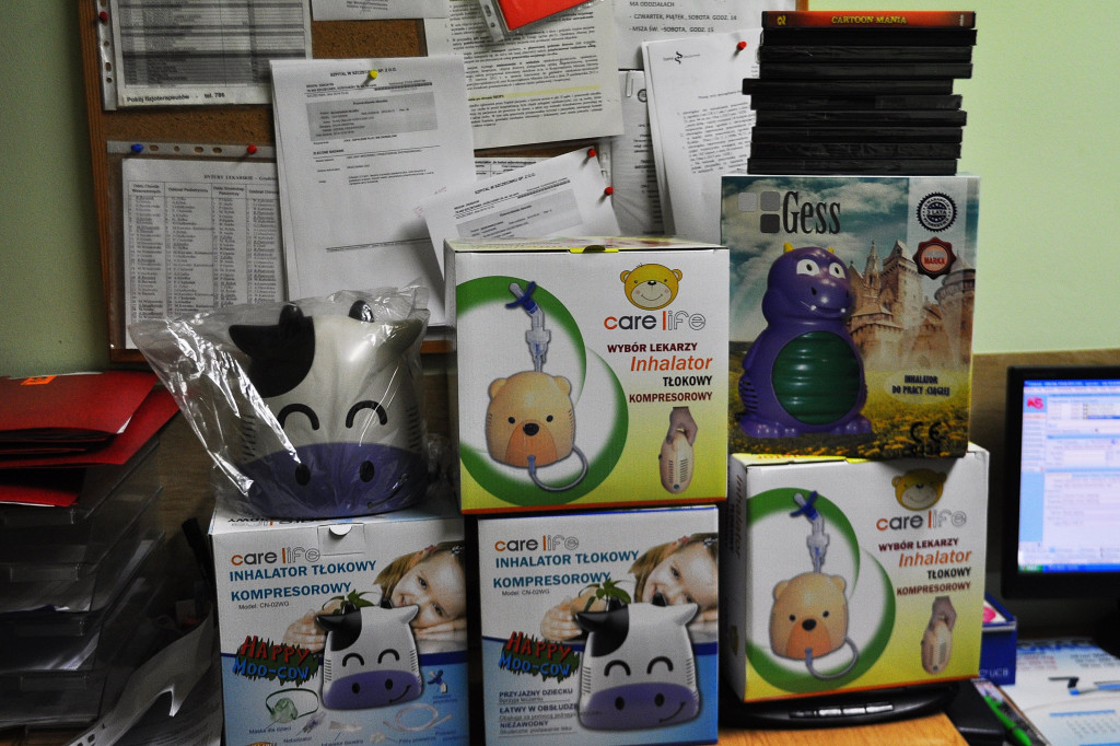 Mikołaj z KS Wielim na oddziale dziecięcym