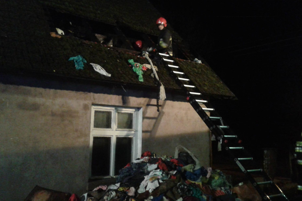 Pożar w Śmiadowie. Rodzina straciła dach nad głową