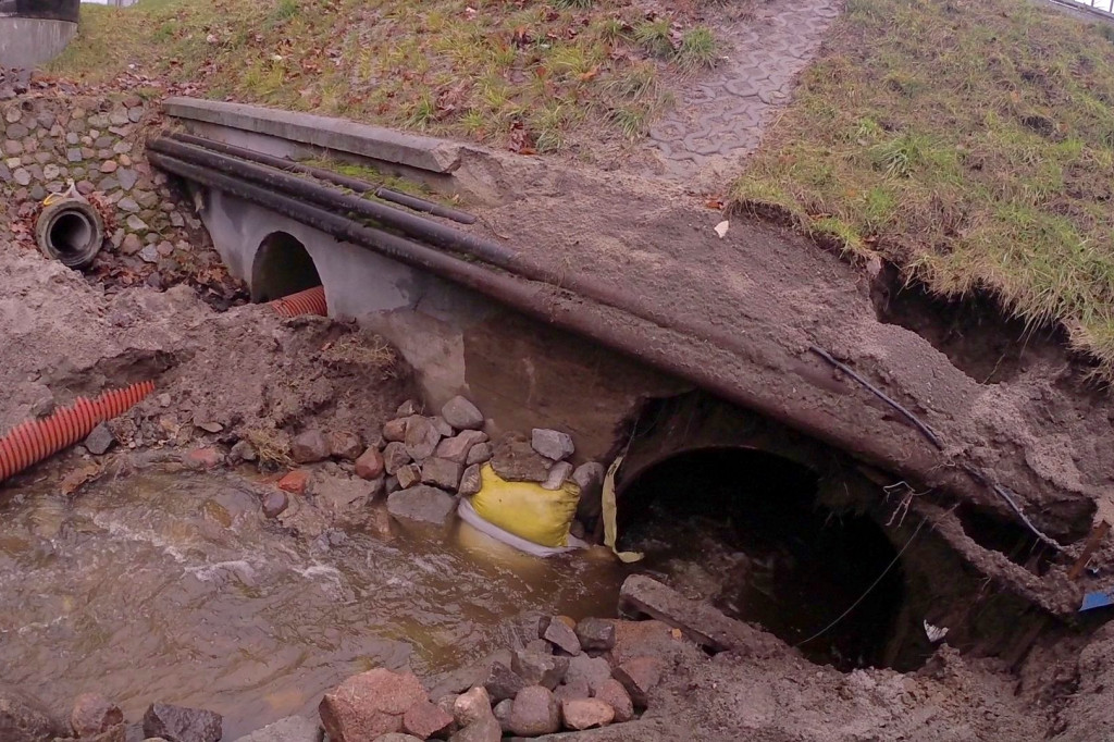 Nowa deszczówka i Wilczy Kanał nie poradziły sobie z ulewą