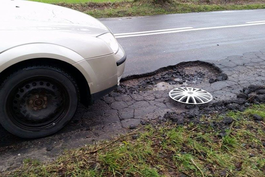 Kierowca ostrzega! Tu można urwać koło!