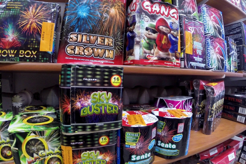 Sklep z fajerwerkami i biżuterią, ul. Wyszyńskiego