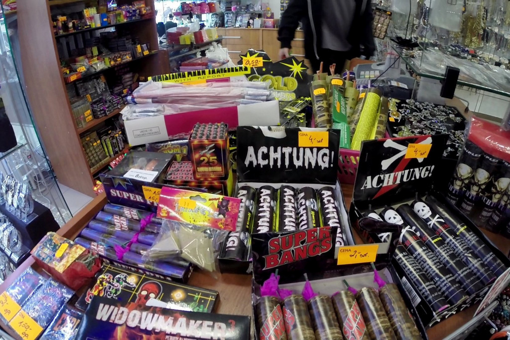 Sklep z fajerwerkami i biżuterią, ul. Wyszyńskiego