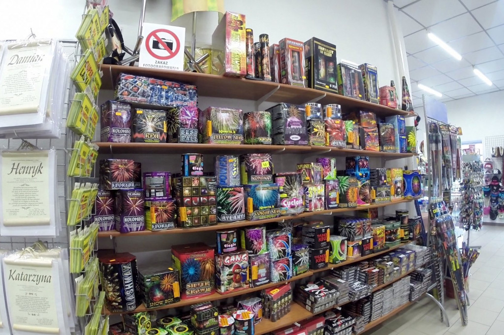 Sklep z fajerwerkami i biżuterią, ul. Wyszyńskiego