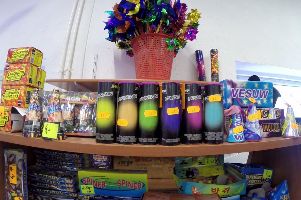 Sklep z fajerwerkami i biżuterią, ul. Wyszyńskiego