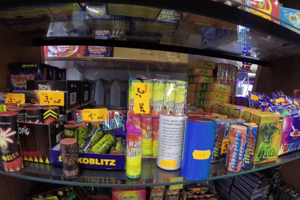 Sklep z fajerwerkami i biżuterią, ul. Wyszyńskiego