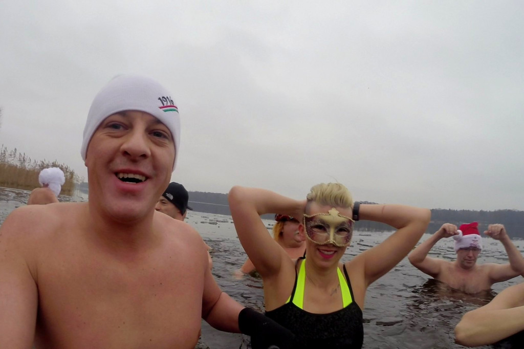 Noworoczna kąpiel szczecineckich morsów