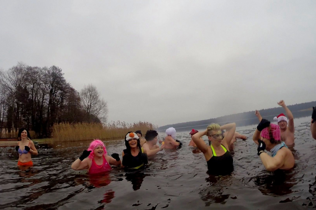 Noworoczna kąpiel szczecineckich morsów