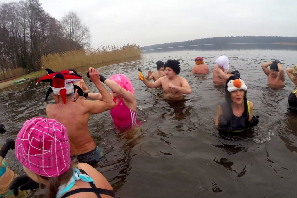 Noworoczna kąpiel szczecineckich morsów