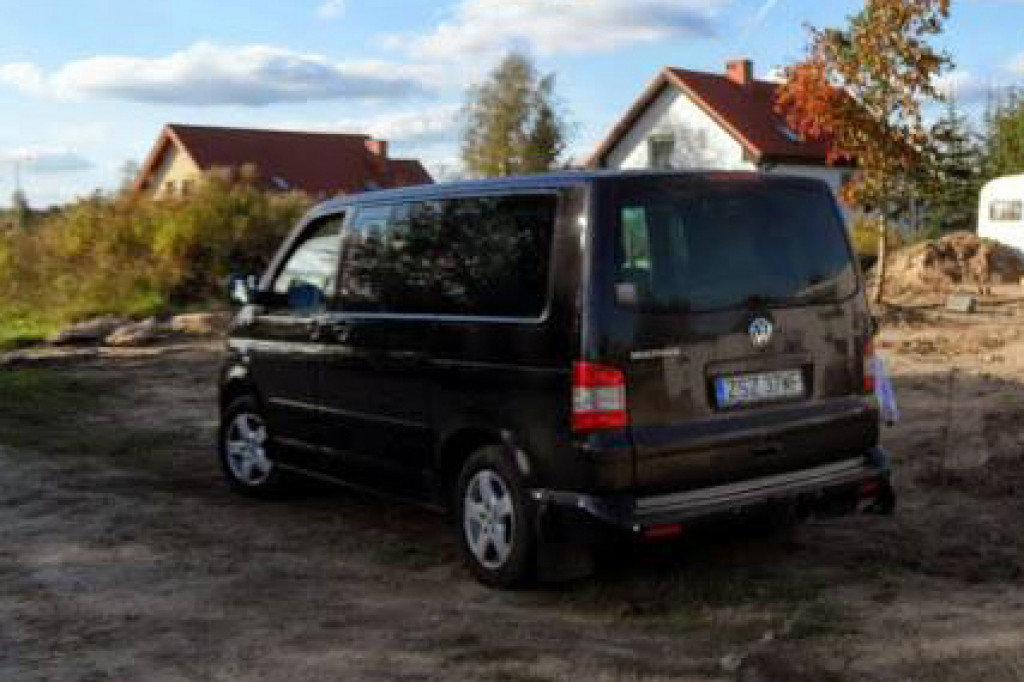 Skradziono czarnego busa