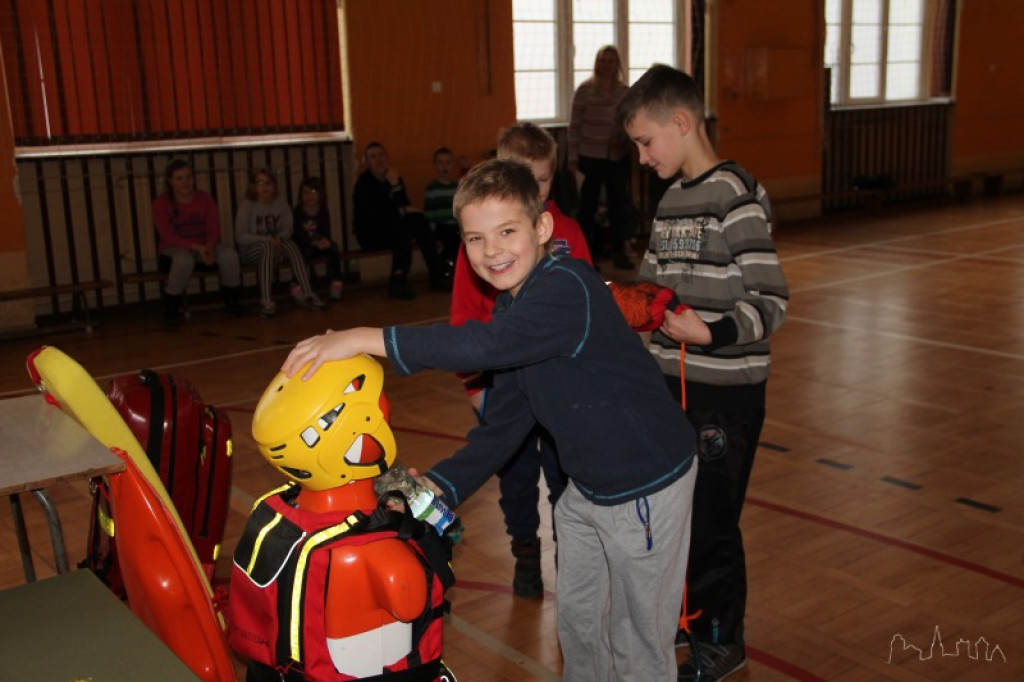 Feryjne zajęcia z ratownikami WOPR