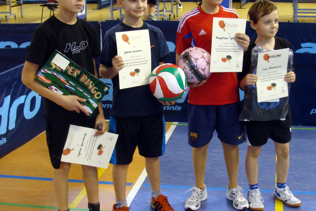 Trwa doskonała passa szczecineckich tenisistów stołowych