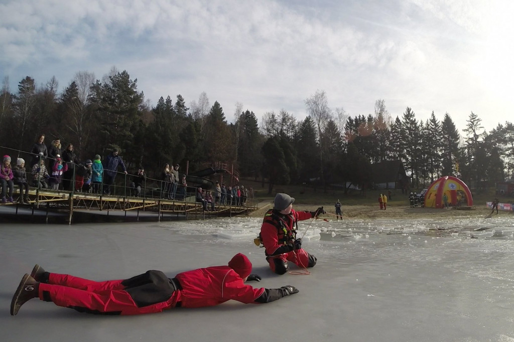 6 zimowe zanurzenie w Białym Borze