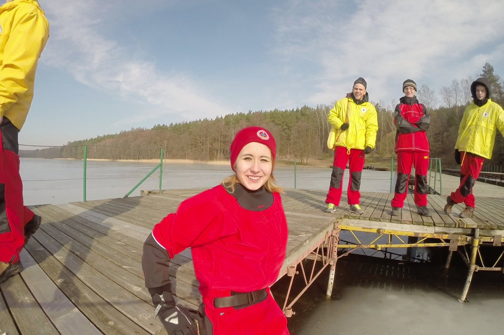 6 zimowe zanurzenie w Białym Borze