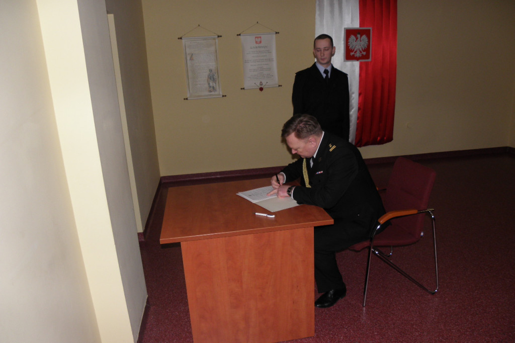 Ślubowanie nowego strażaka