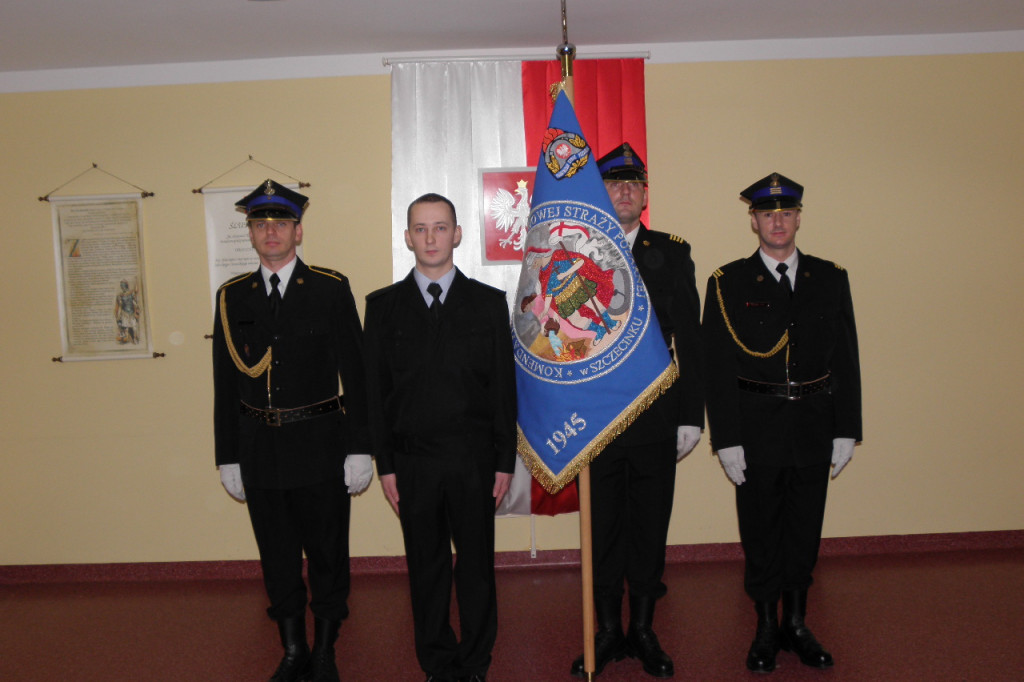 Ślubowanie nowego strażaka